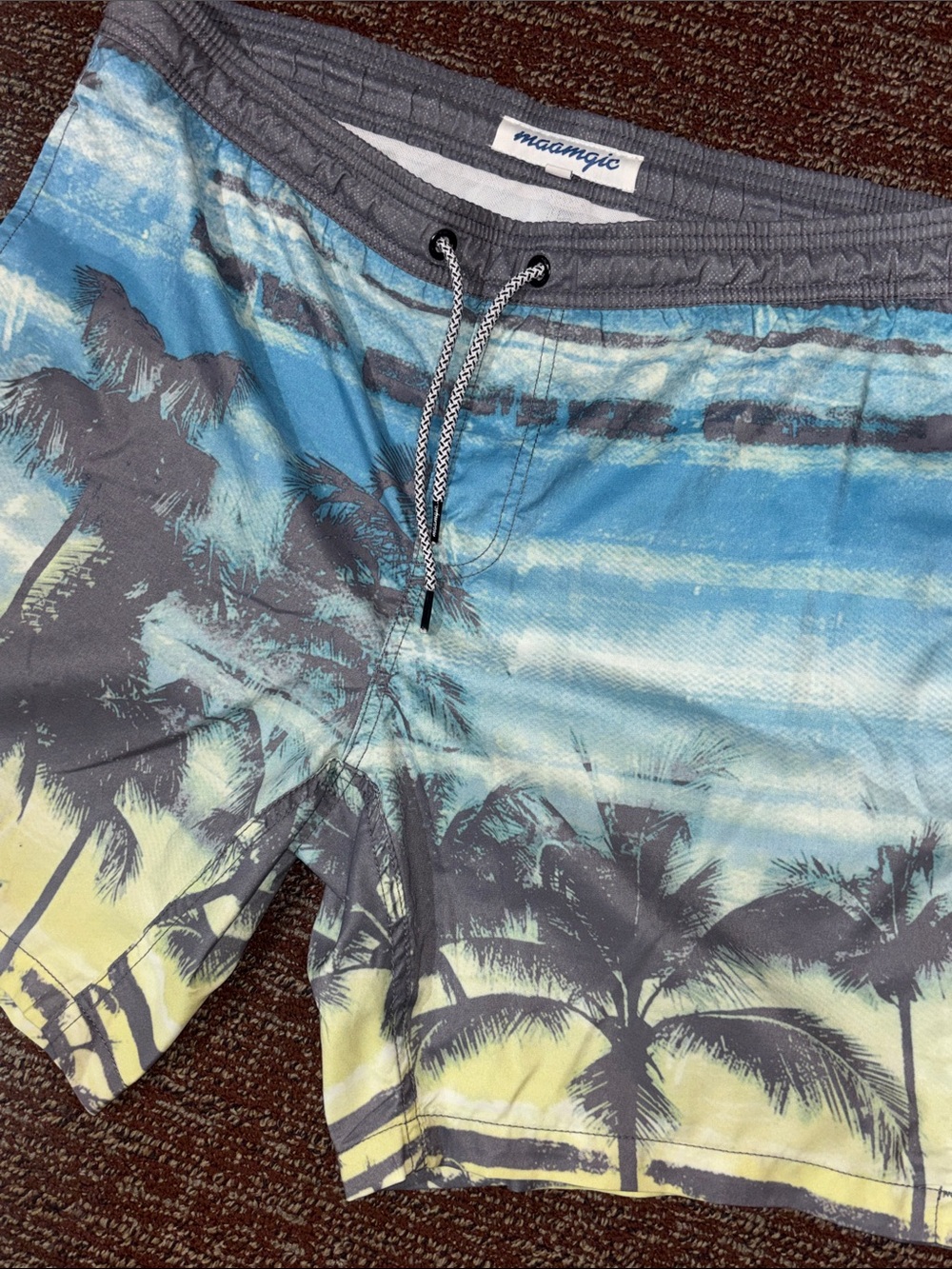 Maamgic swim trunks 7” inseam tropical Hawaiian‎ beach sunset swim shorts M